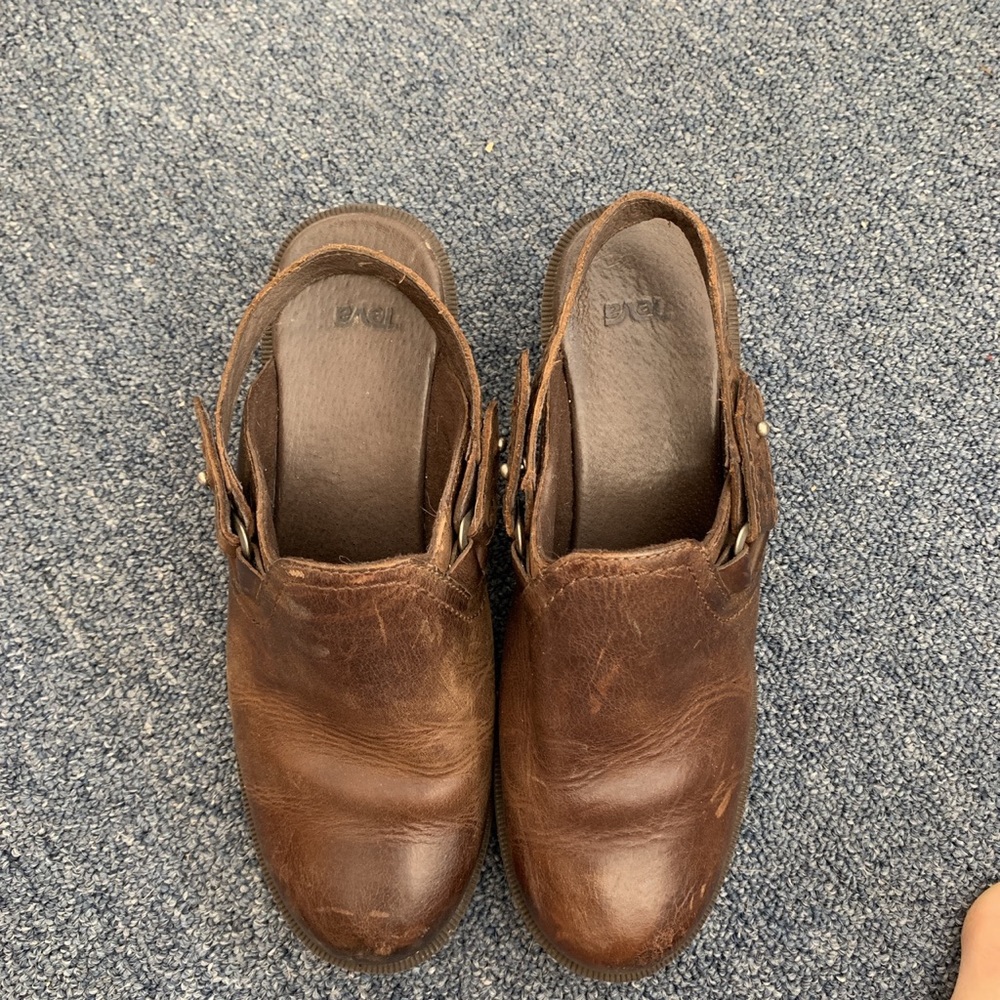 teva brown clogs